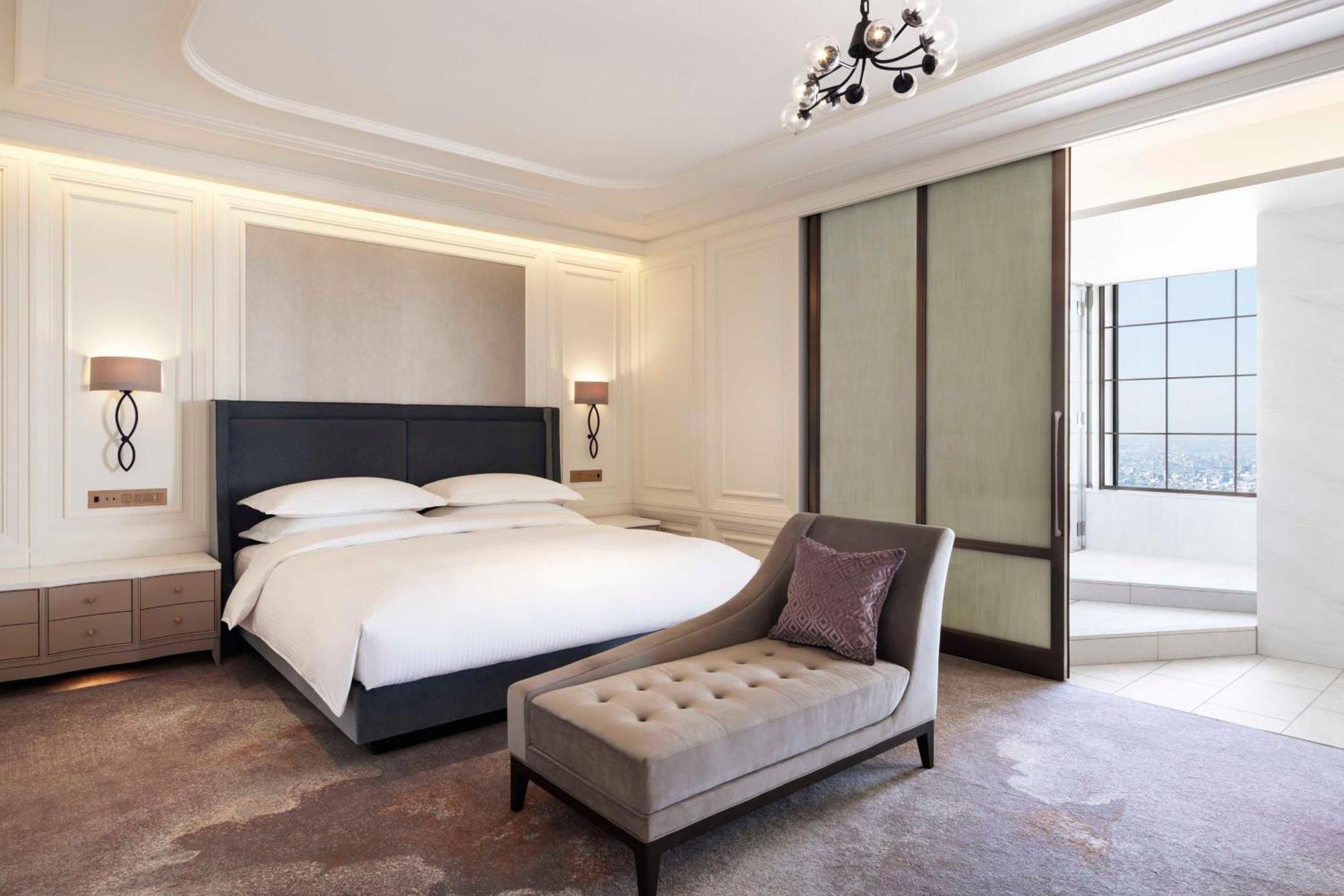 Nagoya Marriott Associa Hotel Ngoại thất bức ảnh A bedroom at The Ritz-Carlton, Hong Kong